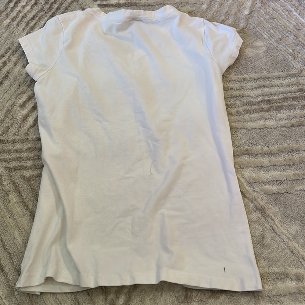White top - Picture 2 of 3